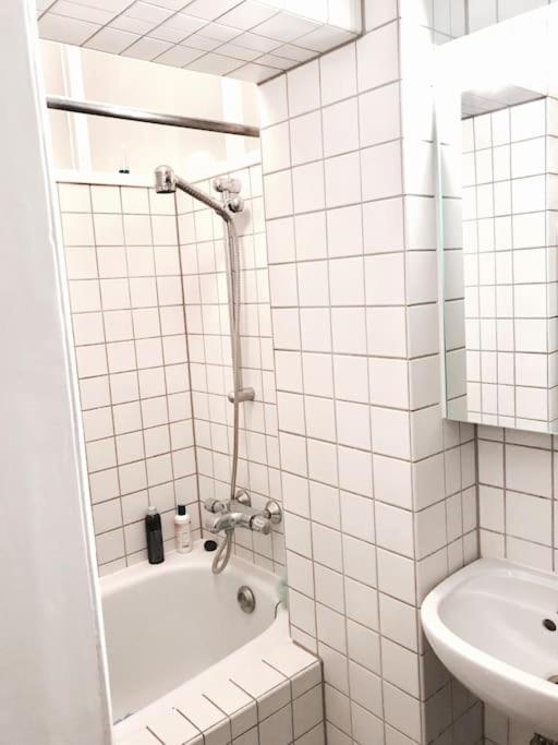 ברלין Ground Floor In Villa In Charlottenburg Garden View מראה חיצוני תמונה